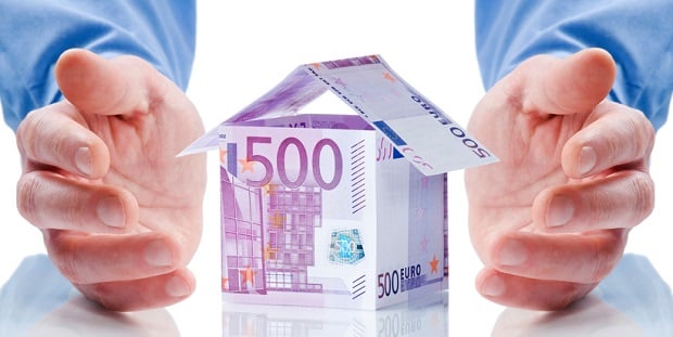 Billets euros en forme de maison