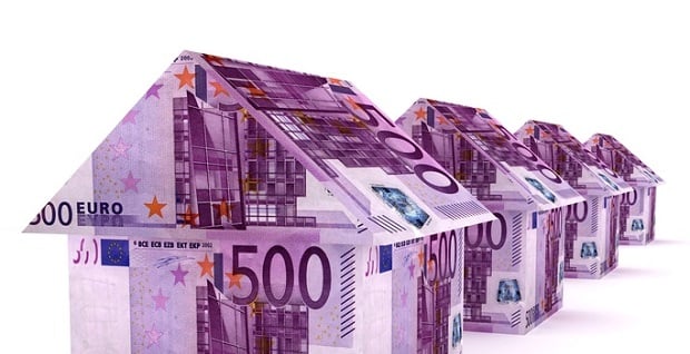 Maisons en billets euros 