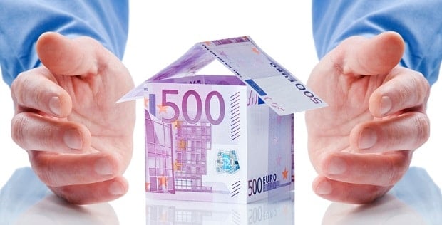 Maison sous forme de billets euros 