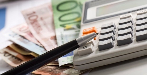 Calculatrice et billets euros 