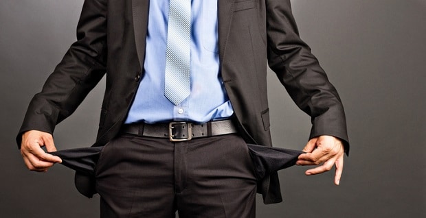  Un homme dans le besoin financier 