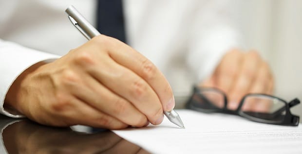 signature sur contrat d'assurance 