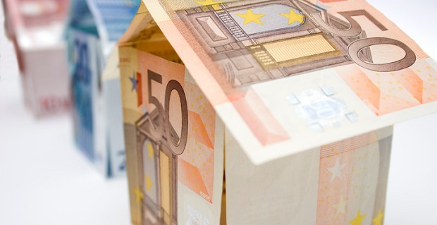  Maisons en billets euros