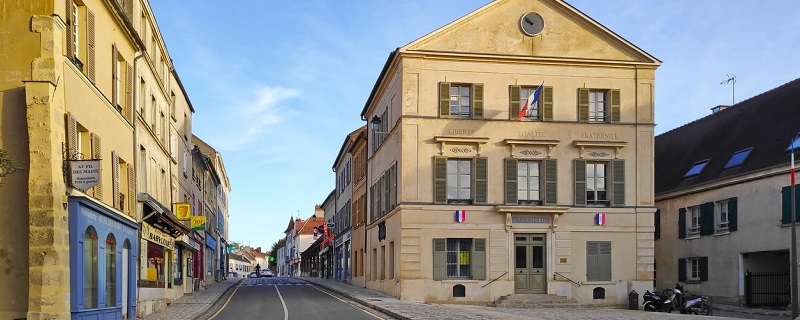 Mairie de Luzarches dans le Val d'Oise.