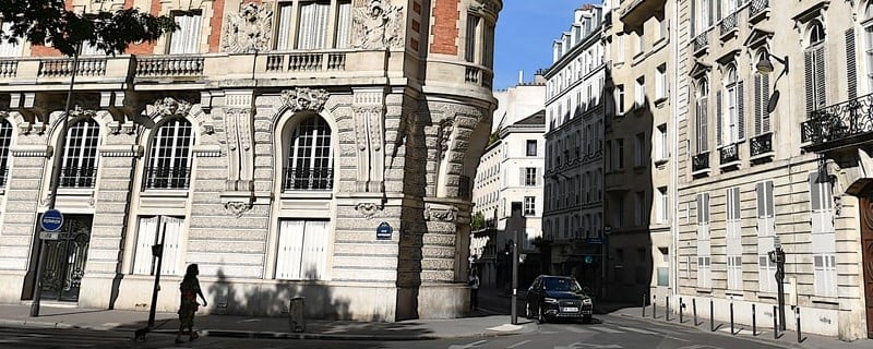 façade de bâtiments parisiens